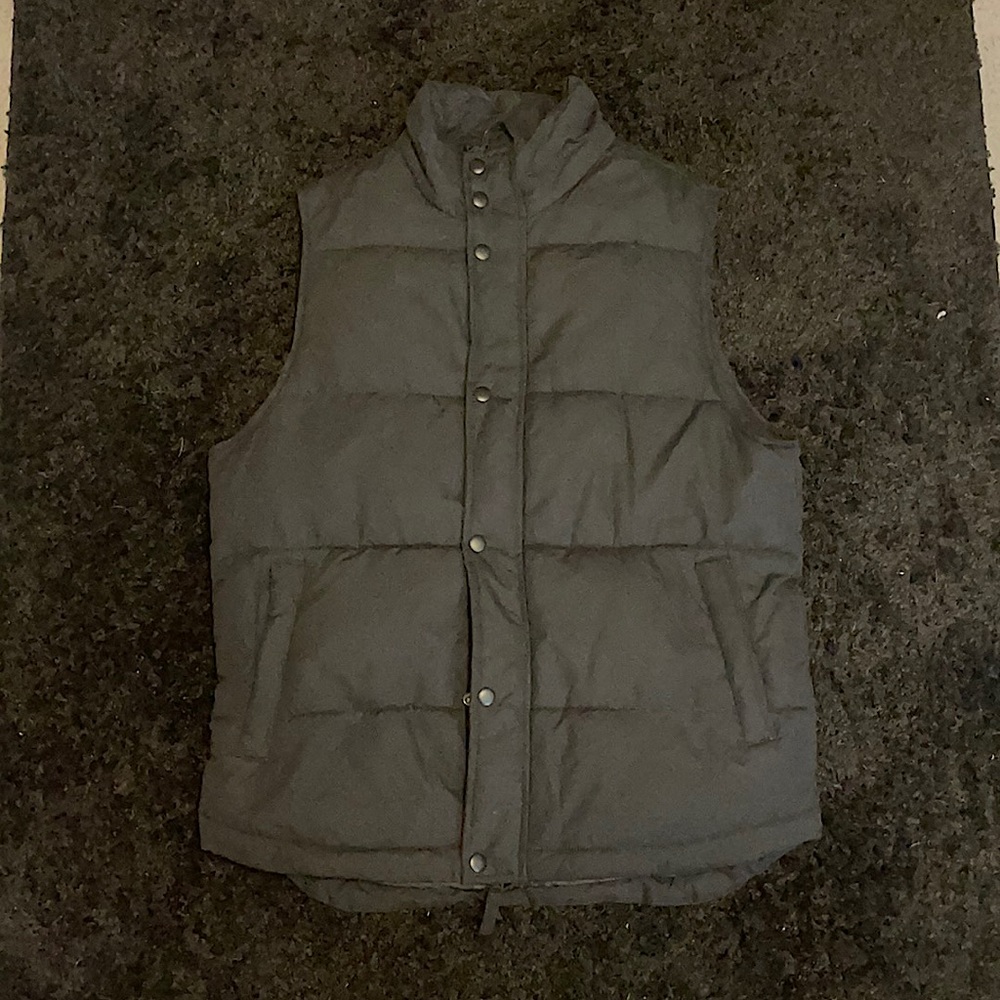 Men’s St.Johns Bay Zip-up Puffer Vest.